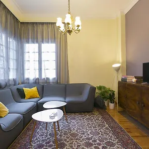 apt-flh-authentic-retro-flat-in-city-center.hotelschalkidiki.net/